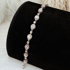 Beautiful vintage Silvertone bling tennis bracelet